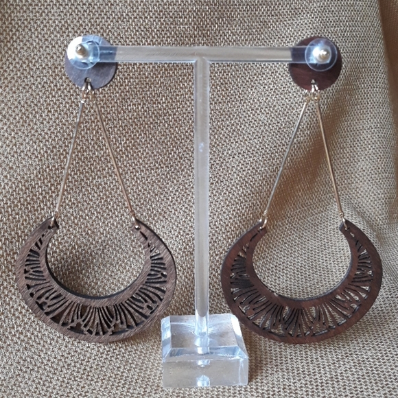 *2 for $15* Wood Mandala Scoop drop earrings - Picture 6 of 6